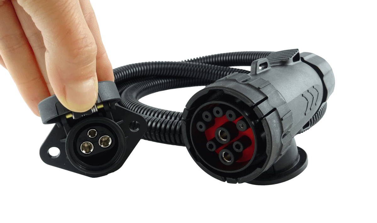 wia5 przejsciówka ISOBUS - gniazdo 3-pin (1).png