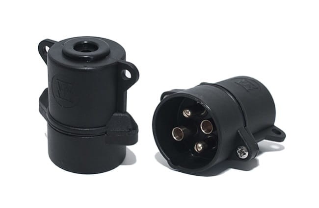 wtyczka 4 pinowa Erich Jaeger.jpg