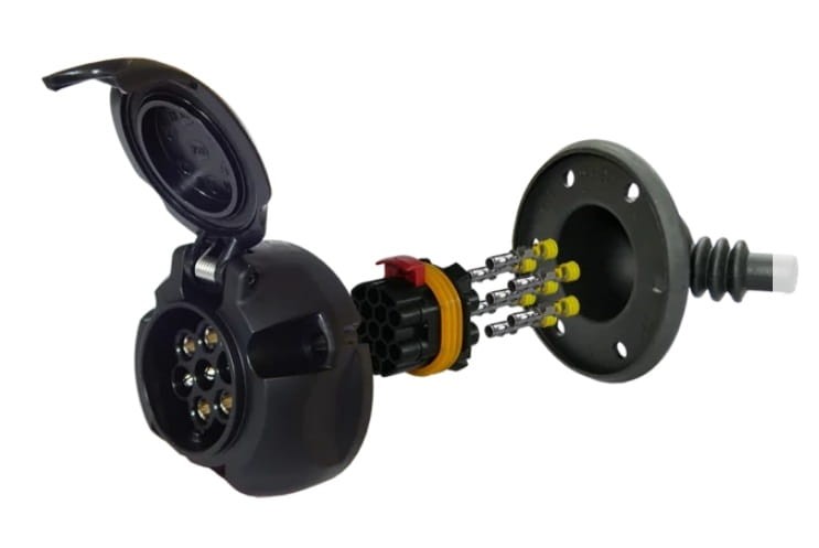 101371 gniazdo 7p Erich Jaeger 101371 z osłoną kątową (2).jpeg