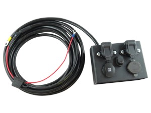 Puszka: 2x gniazdo 3-pin + gniazdo zapalniczki + USB z woltomierzem