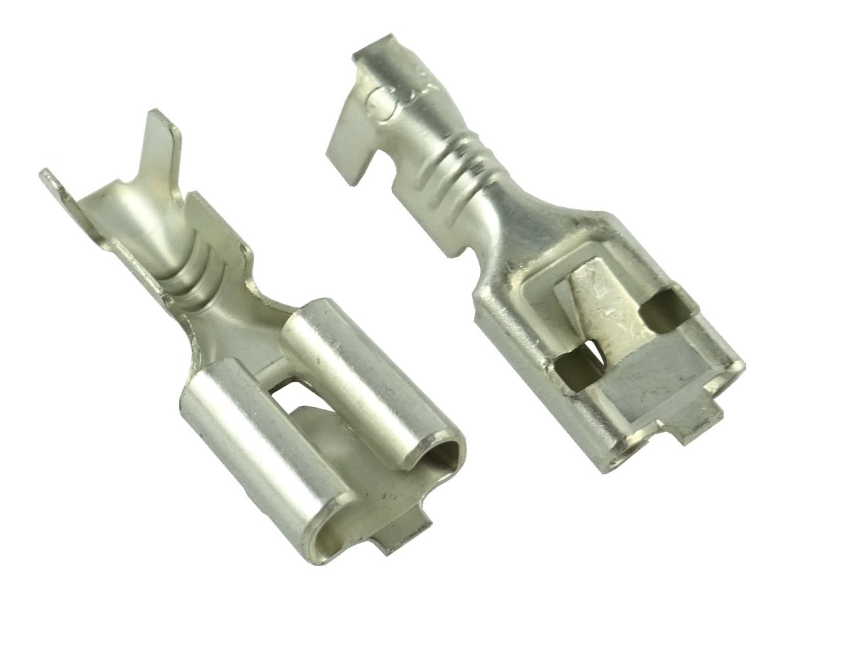 złączka-żeńska-z-zabezpieczeniem-szerokość-4,8-mm.jpg
